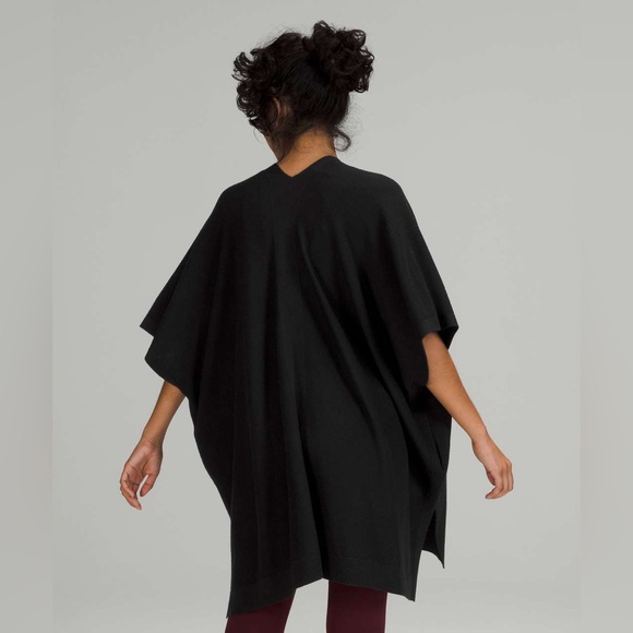 Lululemon 100% Merino Wool Short Sleeve Wrap - Black - Picture 3 of 7